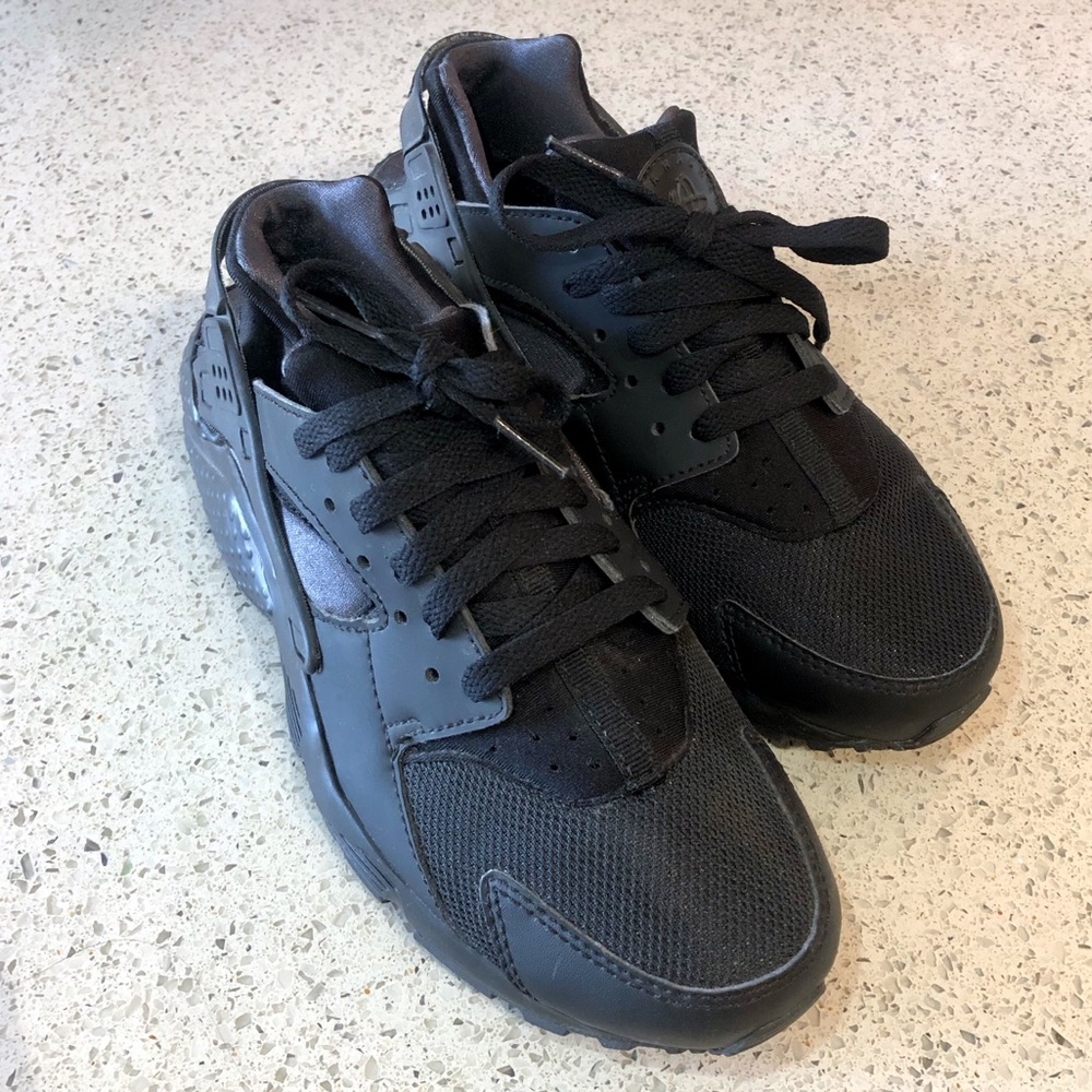 Nike Air All Black Huarache Sneakers